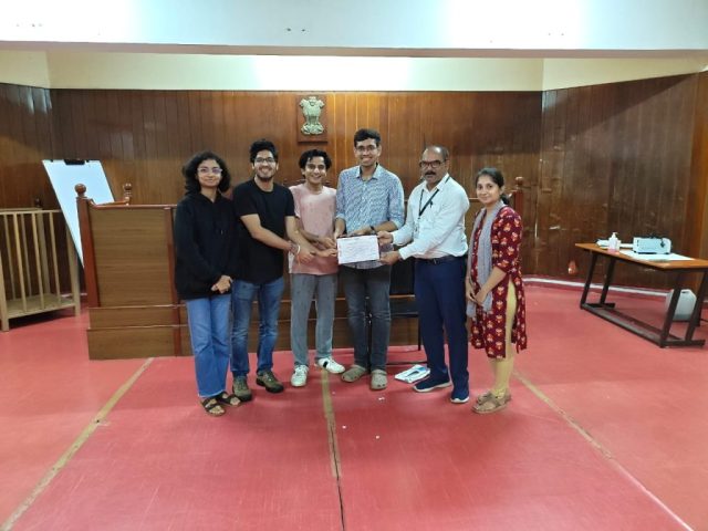 Receiving a certificate from the Blood Bank Staff